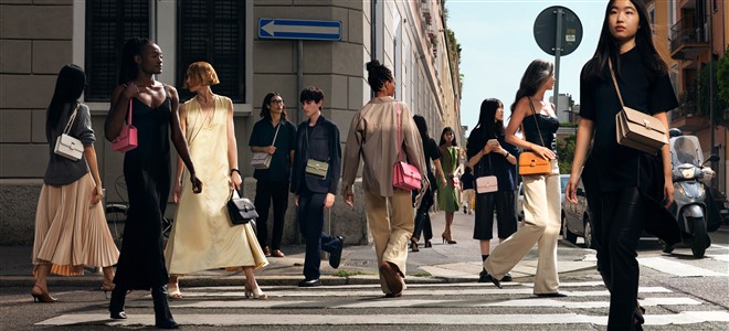 Observed in Milan: VALEXTRA Introduces The NoLo Bag