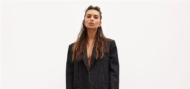 Emily Ratajkowski Covers HARPER’S BAZAAR November 2022 Issue