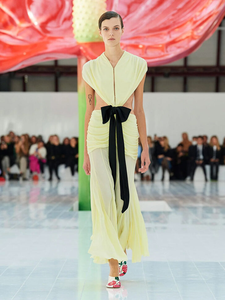 PFW: LOEWE Spring Summer 2023 Womenswear Collection