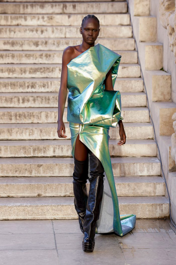 PFW: RICK OWENS Spring Summer 2023 Womenswear Collection