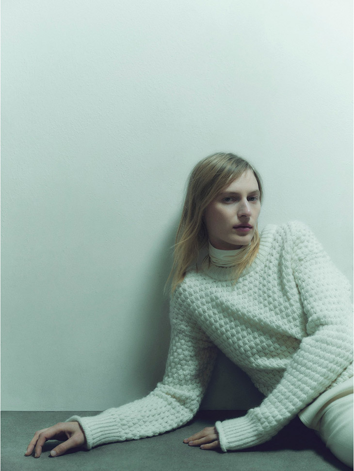 Julia Nobis Models Massimo Dutti Fall Winter 2022 Collection