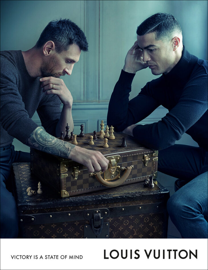 messi and ronaldo playing chess