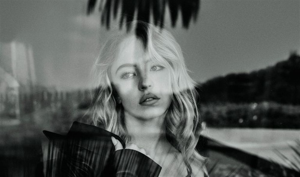 Sydney Sweeney is the Cover Star of ELLE Spain January 2023 Issue