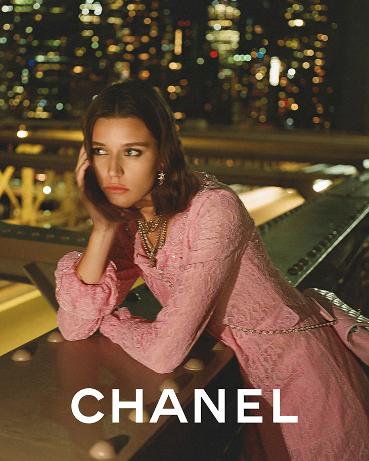 Vivienne Rohner Models CHANEL Pre Spring 2023 Collection Vivienne Rohner Models CHANEL Pre Spring 2023 Collection