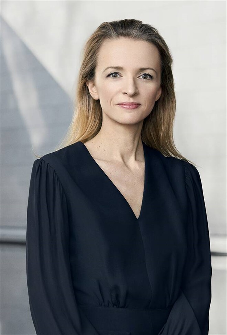 New Dior CEO Delphine Arnault joins her VERY rich pals at her first show