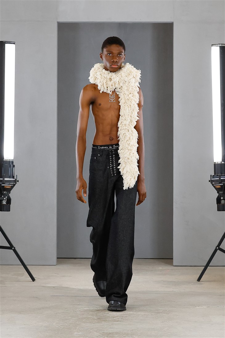 PFW: LUDOVIC DE SAINT SERNIN Fall Winter 2023.24 Collection