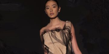 Discover PEET DULLAERT Spring Summer 2023 Haute Couture Collection