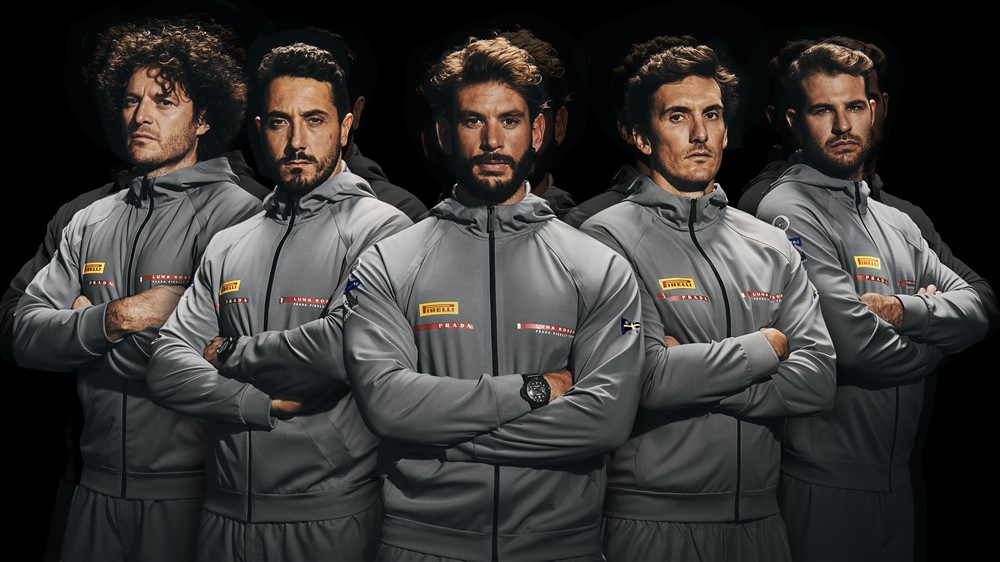 PRADA x PIRELLI LUNA ROSSA フーディー グレーLサイズ PRADA x PIRELLI LUNA ROSSA フーディー グレーLサイズ