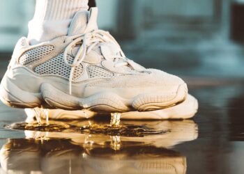 5 Ways To Wear Sneakers This 2023