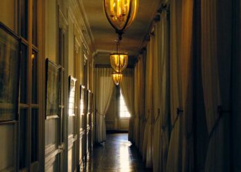 How to Choose Event Draping and Backdrops