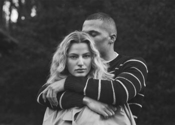 Felice Nova Noordhoff & her Family Pose for MASSIMO DUTTI