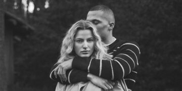 Felice Nova Noordhoff & her Family Pose for MASSIMO DUTTI