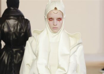 PFW: UNDERCOVER Fall Winter 2023.24 Collection