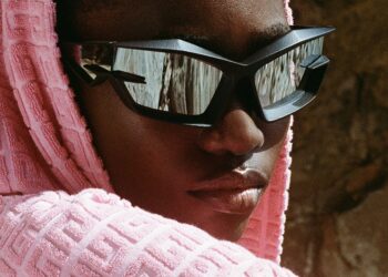 Discover GIVENCHY Plage Capsule Collection