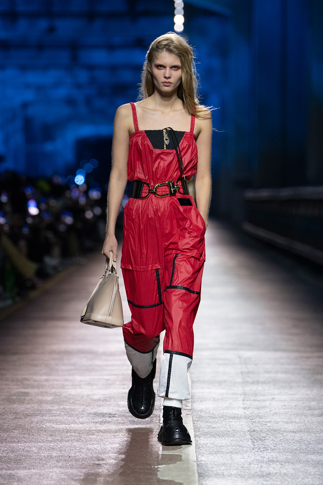 HoYeon Jung Models Leather Boots in Louis Vuitton's Pre-Fall 2023 Show –  Footwear News