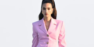 Dua Lipa x Versace La Vacanza