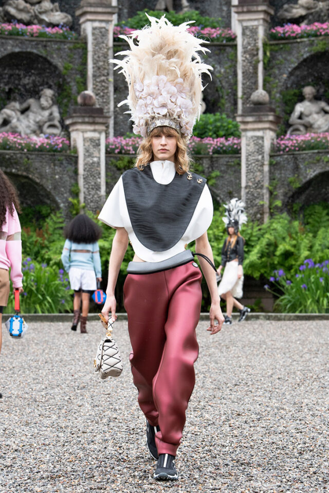 Discover LOUIS VUITTON Cruise 2024 Collection