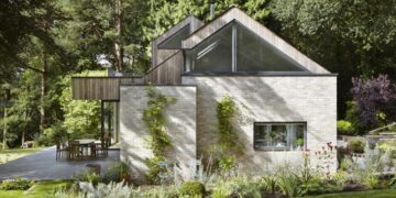 Metal vs. Slate Roofing: A Basic Comparison