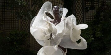 IRIS VAN HERPEN Fall Winter 2023.24 Haute Couture Collection