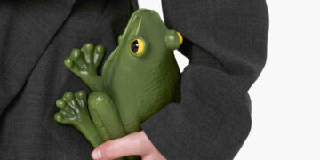 JW Anderson Unveils a Playful Frog Clutch Bag