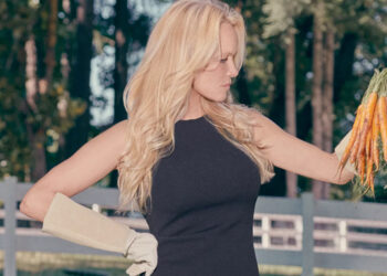 Pamela Anderson Babaton