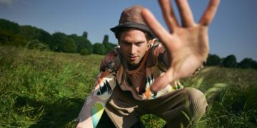 VIDEO: ‘Shadow & Bone’ Star Calahan Skogman Talks Exclusively for DSCENE