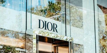 The Evolution Of Online Fashion Marketplaces: A Deep Dive