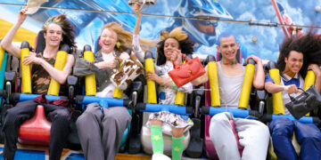 BIMBA Y LOLA Fall Winter 2023 Unveils a Colourful Eden