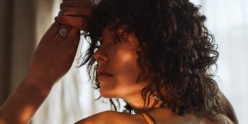 Should You Wear Your Engagement Ring at Work?