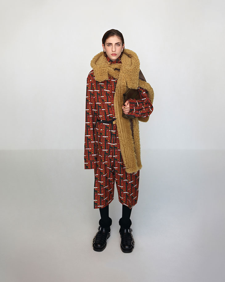 Daniel Lee Reinvents Burberry's Heritage In Autumn 2024 Collection