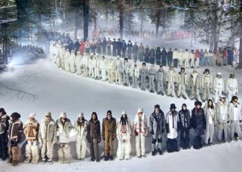 MONCLER GRENOBLE 2024/25秋冬新作 異素材MIX スキースーツ Moncler's Fall/Winter 2024 Grenoble Collection Blends