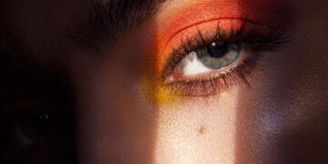 How to Keep Your Lashes on Trend