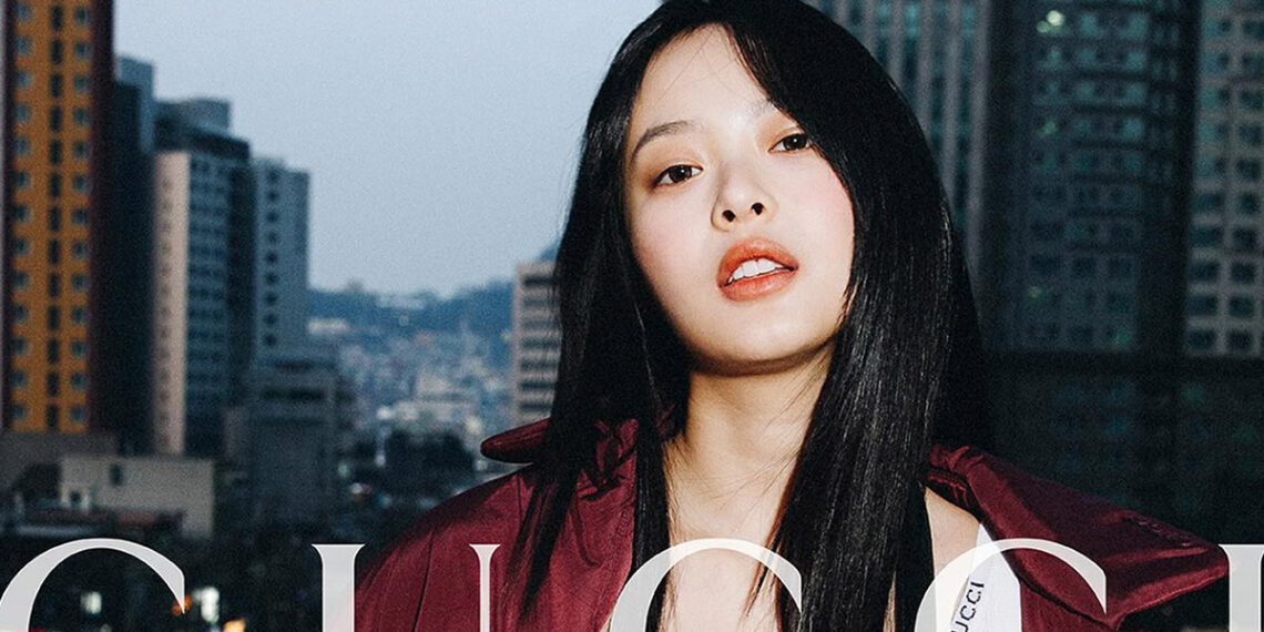 NewJeans Member Hanni Models Gucci Horsebit 1955 Collection