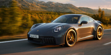 Porsche Unveils Enhanced 911 Carrera GTS with T-Hybrid Technology