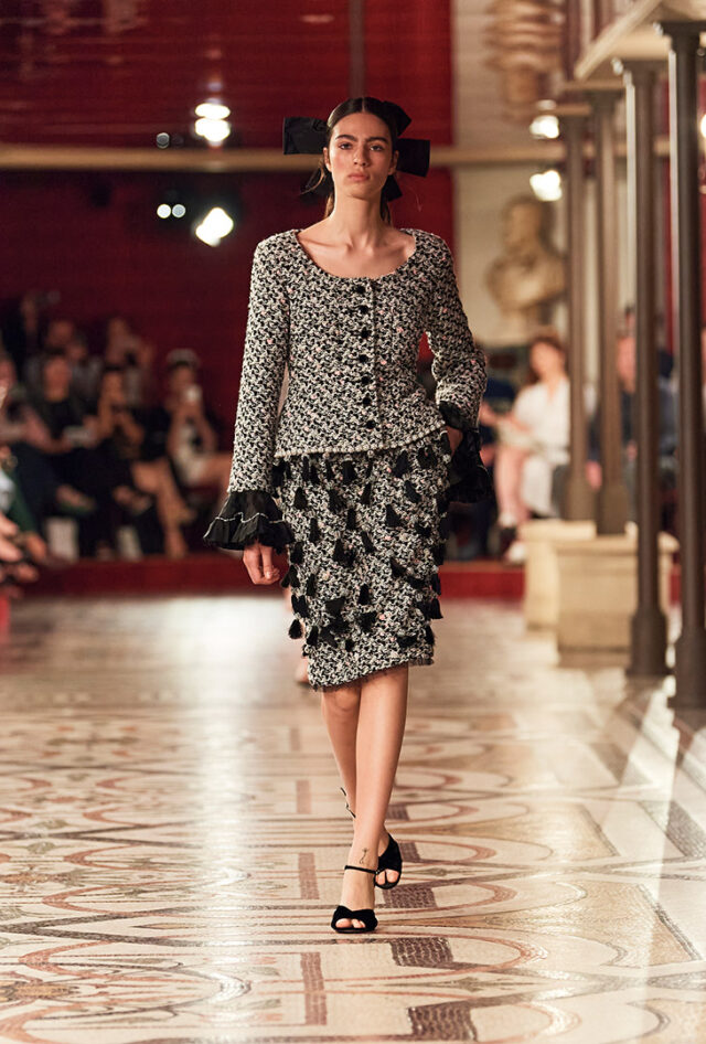 Opera Elegance: CHANEL Fall Winter 2024.25 Couture Collection