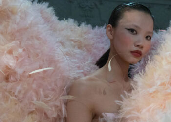 Backstage Moments at Cheney Chan 24/25 FW