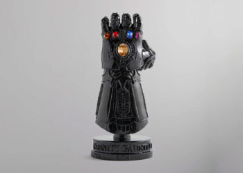 Marvel | KITH Universe Infinity Gauntlet Paperweight