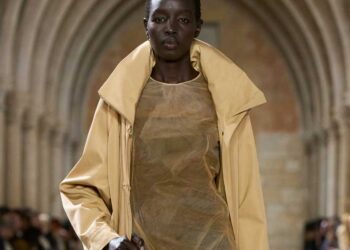 Akris Spring 2025: A Modern Reimagining of Renaissance