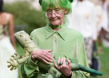 Reconnecting with Nature: Collina Strada’s SS25 Showcase