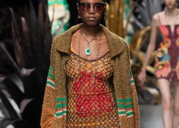 ETRO SS25: A Fresh Take on Renewal by De Vincenzo