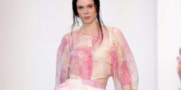 JUZUI SS25: A Peony-Inspired Collection