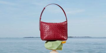 Serapian Showcases Fluid Silhouettes in SS25 Collection