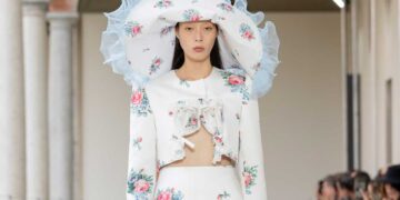 VIVETTA SS25: Curtains, Cats, and Crystal-Covered Dreams