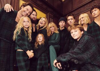 Kate Hudson & Family Cozy Up in SKIMS Holiday Campaign