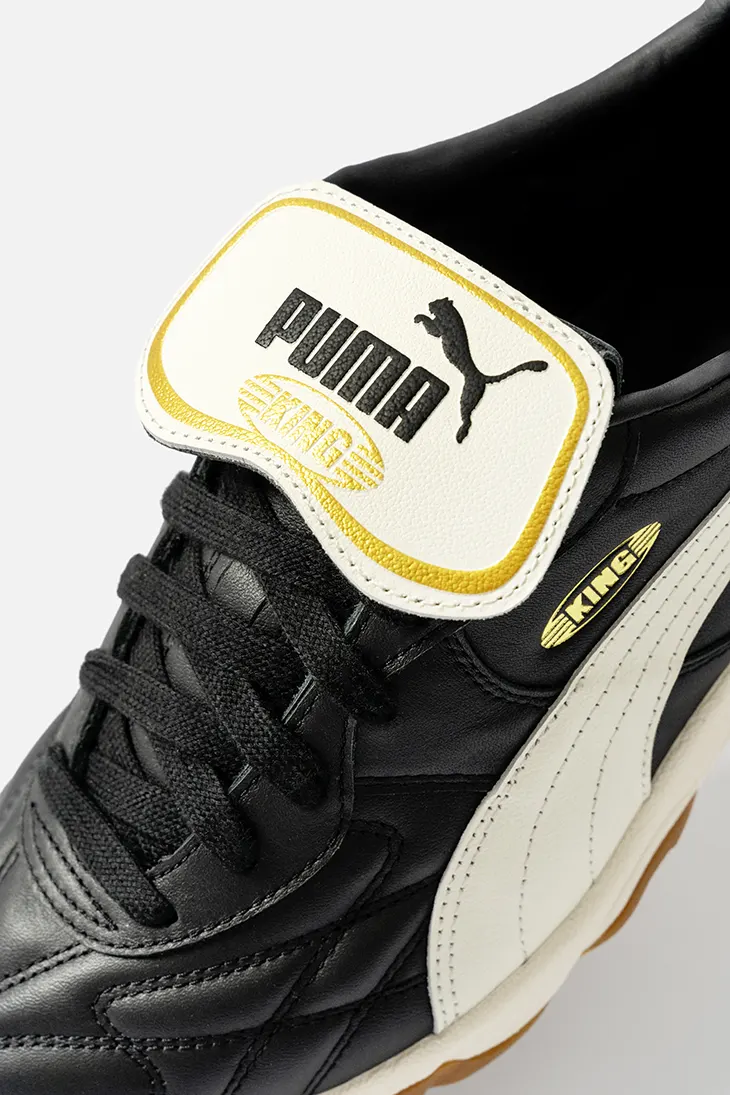 PUMA King Indoor