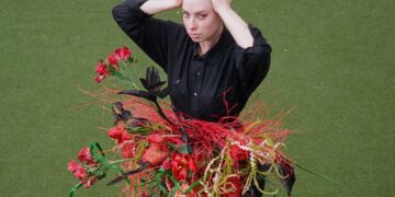 Alma Bektas: Blooms with an Edge