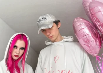 Balenciaga Valentine Series 2025: A Poetic Take on Love