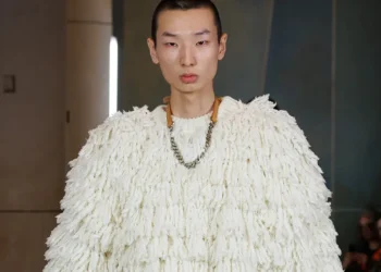 Hed Mayner FW25 Redefines Tailoring Through Fluid Experimentation