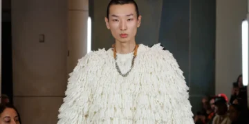 Hed Mayner FW25 Redefines Tailoring Through Fluid Experimentation