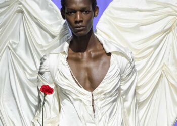 Sensuality Shapes DI PETSA FW25